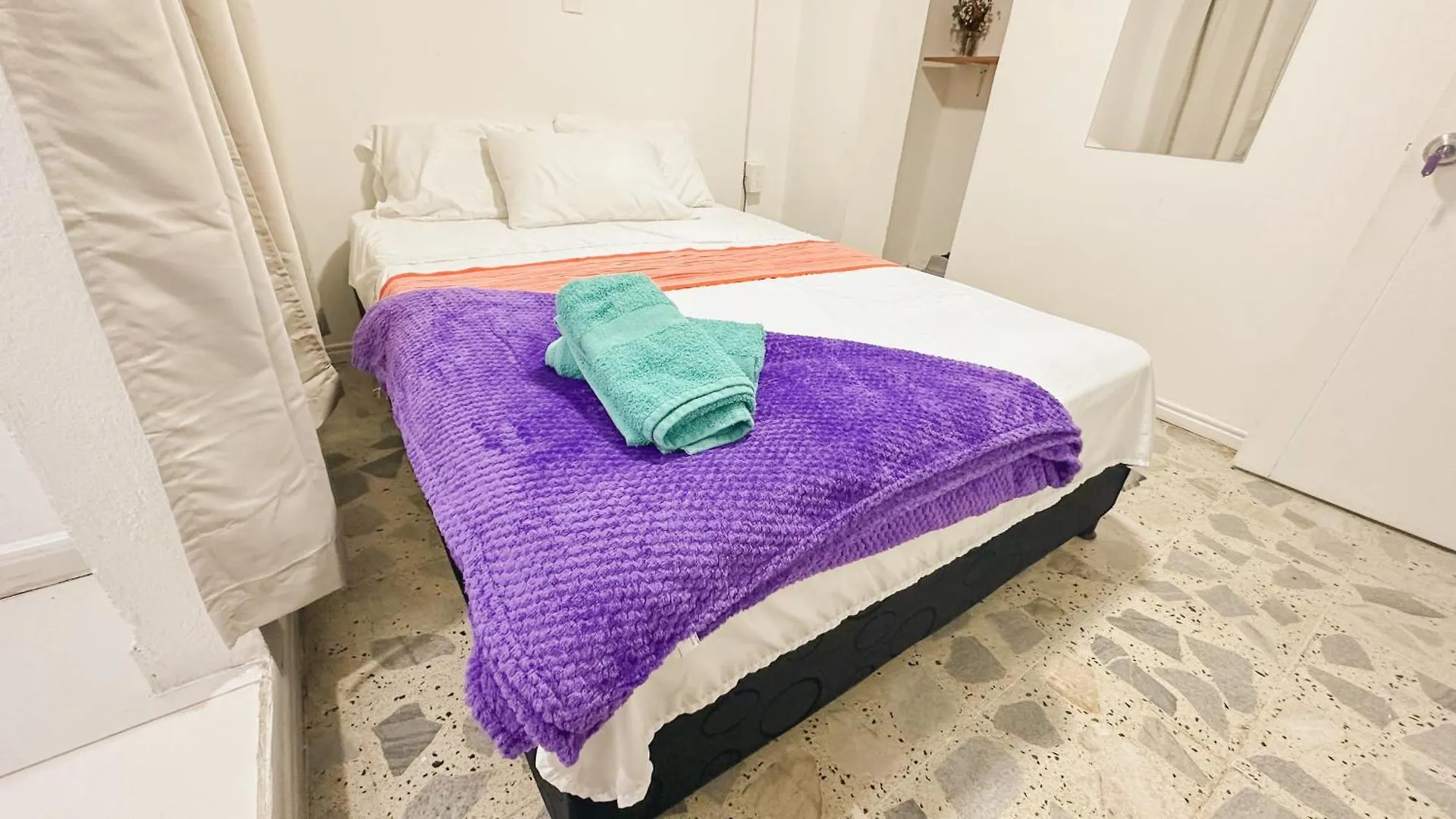 Homestay Entre Jardines Apartment Medellin